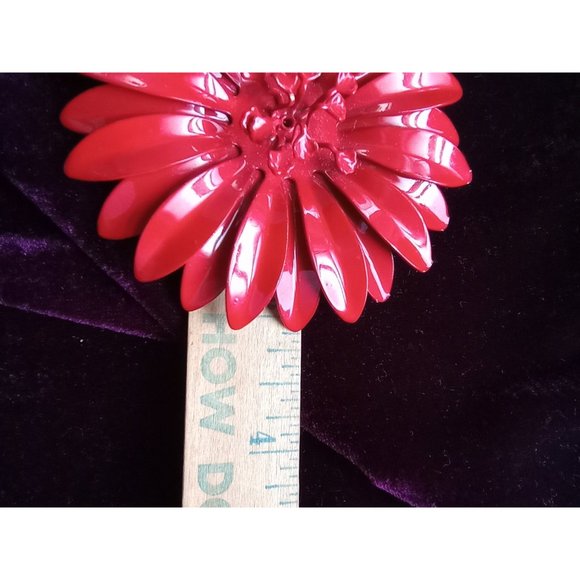 Vintage Red Enamel Metal Flower Brooch Pin - Picture 4 of 6